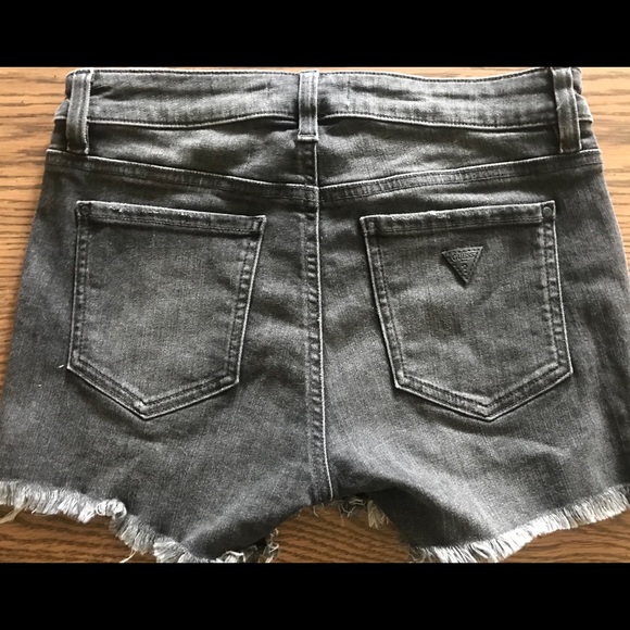 Guess Size 27 distressed jean shorts - Picture 2 of 2